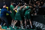 Video: el alucinante triple de aro a aro en la Liga Nacional que sorprendió a todos