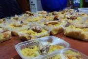 Solidaridad en Mendoza: cocinan y reparten comida a personas sin techo