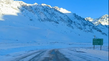 Paso a Chile: Continúa nevando en alta montaña
