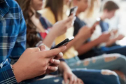 Mendoza implementa el control parental obligatorio para billeteras virtuales de menores