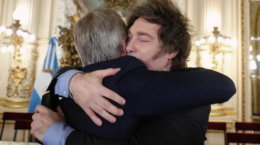 Javier Milei celebró la baja de la inflación y elogió a Luis Caputo: "El más grande de la historia"
