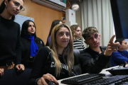 Las universidades buscan adaptarse a la IA para que los profesionales las usen y no sean reemplazados