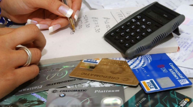 Crecen las faltas de pago en tarjetas, préstamos y cheques