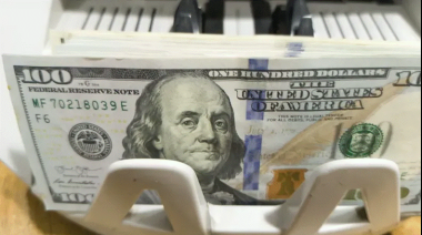 Dólar: el Gobierno quema sus libros e intervine a fondo para frenar la suba
