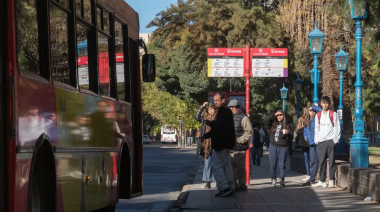 Cómo impacta el feriado por el Patrono Santiago en el servicio del transporte público y la Administración
