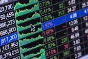 La economía argentina, de la "calma" de marzo a la "fragilidad" de agosto