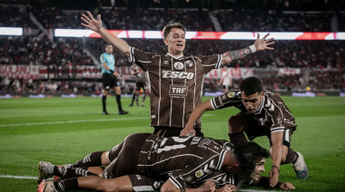 River igualó sobre el final, pero cayó en los penales y Platense es el cuarto semifinalista