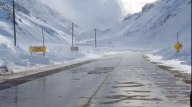 Paso a Chile: Continúa cerrado por intensas nevadas