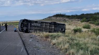 Accidente en Ruta 40: Volcó una trafic y hay tres heridos
