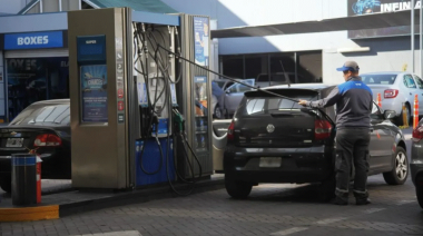 El Gobierno postergó el aumento del impuesto a los combustibles: qué impacto tendrá en el precio de la nafta