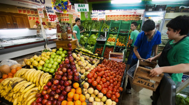 Compras familiares: verduras y frutas más baratas y carnes por las nubes