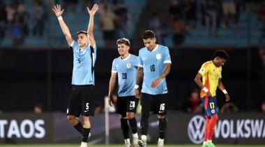 Uruguay le ganó 3-2 a Colombia con un gol agónico