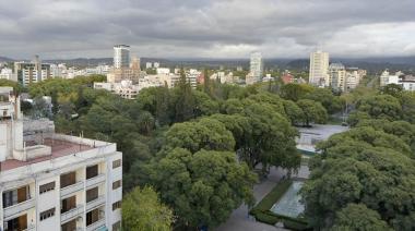Tiempo en Mendoza: Viernes caluroso y con alertas por tormentas