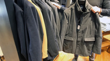 El Gobierno confía que la baja de impuestos impactará fuerte en la reducción de precios de ropa y tecnología