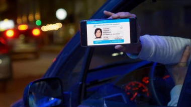 La licencia de conducir se vuelve digital: 19 distritos ya permiten renovarla sin salir de casa