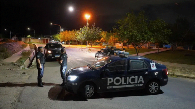Un joven de 22 años murió en un trágico accidente al chocar su auto contra un árbol en Maipú