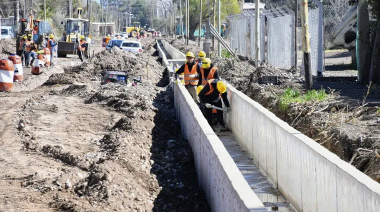 Guaymallén y Aysam firman un acuerdo clave para solucionar los derrames cloacales en Los Corralitos