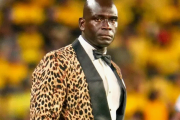 Los mejores memes por el tremendo look de Segundo Castillo para enfrentar a River