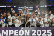 Fotos y videos: toda la fiesta del primer título de Platense en el fútbol argentino