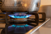 Junio llega con aumentos en servicios clave y una inflación en baja