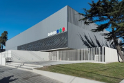 Se vende Telefe: los compradores que podrían quedarse con el canal líder de Argentina