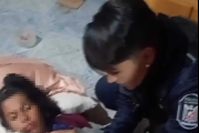 Dos policías ayudaron a una mujer a dar a luz en Maipú