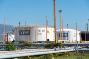 Frenaron el fallo que le ordena a la Argentina entregar el 51% de las acciones de YPF