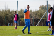 ¡Sorpresa en el Tomba! Ribonetto patea el tablero y cambia medio equipo para el duelo en Brasil