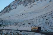 Paso a Chile cerrado por mal tiempo: fuertes nevadas impiden la circulación en la alta montaña